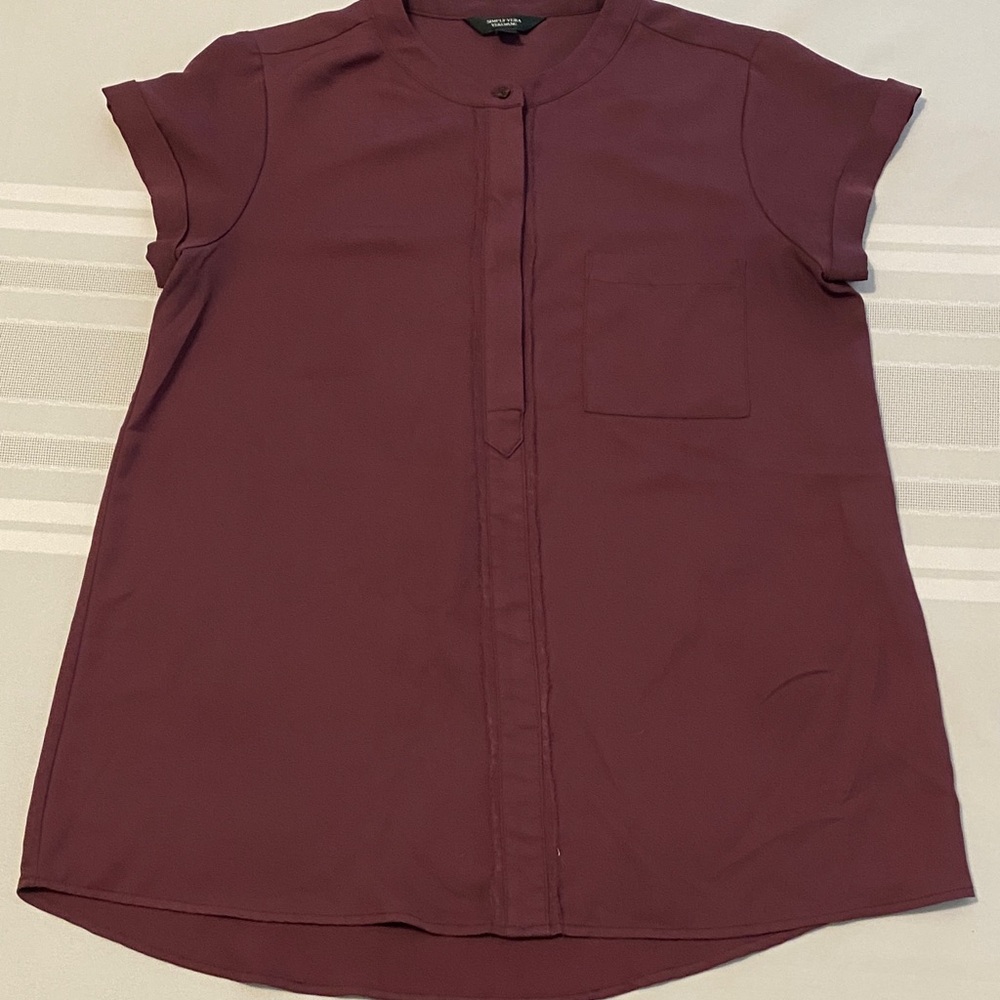 Simply Vera Wang Women's Burgundy Short Sleeve Blouse Size Medium